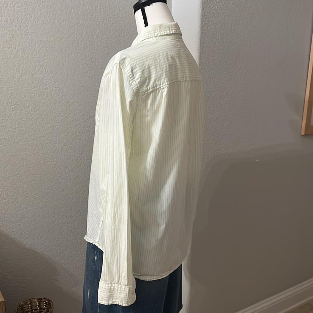 Gap-Button-Down Shirt EUC - Picture 3 of 5